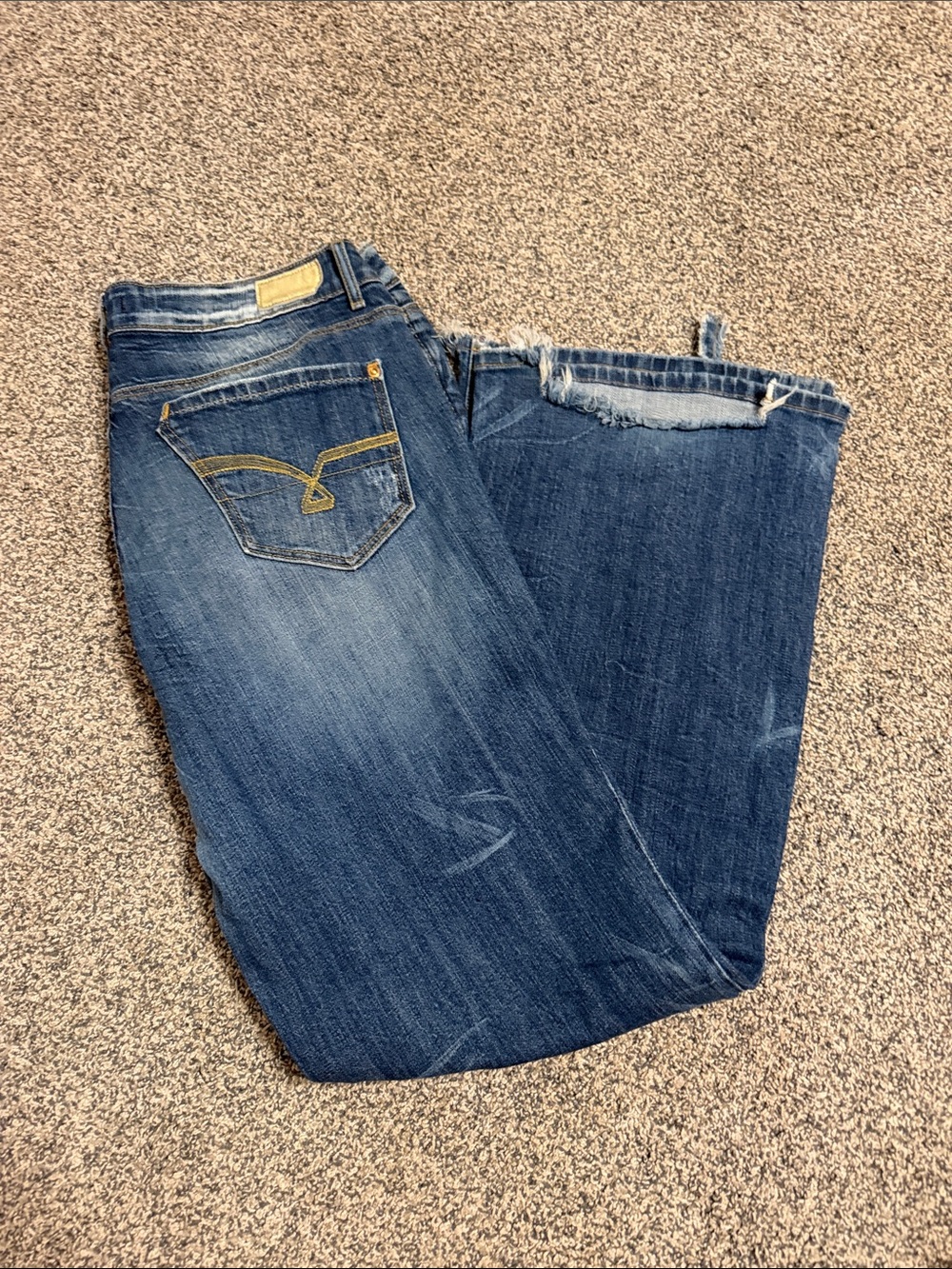 Vigoss Blue Boot-Cut Jeans with Subtle Distressing